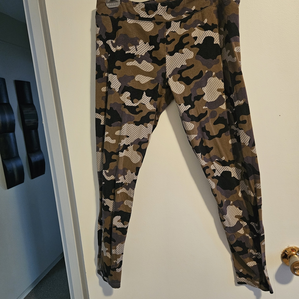 Womens Rip Zone  Camouflage Active Leggings - Olive Green
